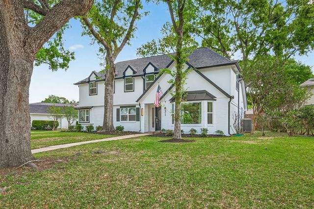 831 Merrick Drive, Sugar Land, TX 77478