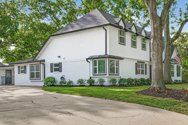 831 Merrick Drive, Sugar Land, TX 77478