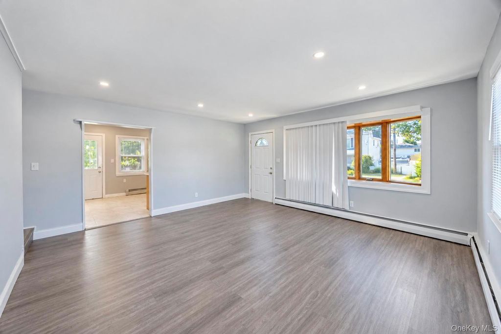 180 N 7th Street, Lindenhurst, NY 11757 — photo 2