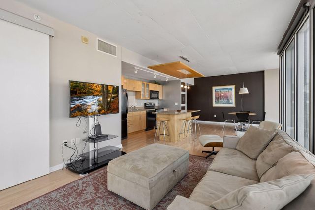 8151 33rd Avenue S 501, Bloomington, MN 55425