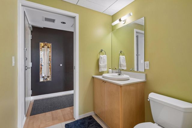 8151 33rd Avenue S 501, Bloomington, MN 55425
