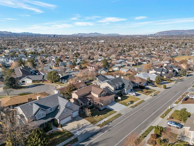 6958 S HOLLOW MILL DR, Cottonwood Heights, UT 84121