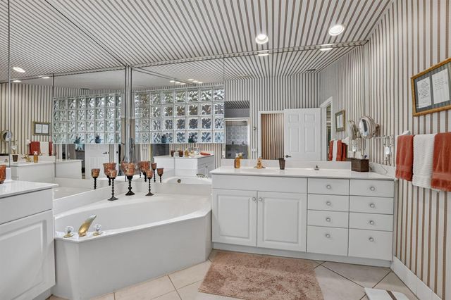 22887 BARRISTER Drive, Boca Raton, FL 33433