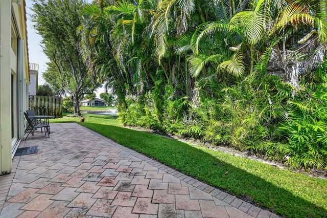 22887 BARRISTER Drive, Boca Raton, FL 33433