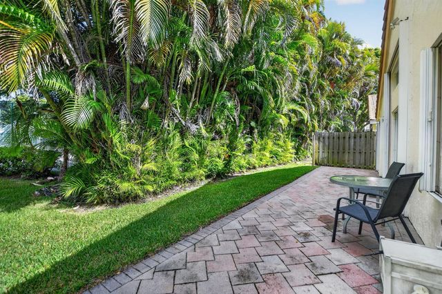 22887 BARRISTER Drive, Boca Raton, FL 33433