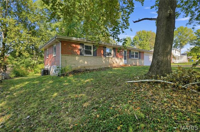 12025 Lavida Avenue, St Louis, MO 63138