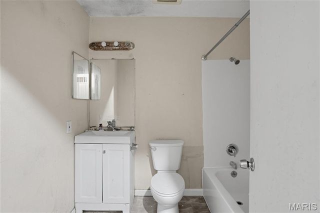 12025 Lavida Avenue, St Louis, MO 63138