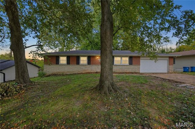 12025 Lavida Avenue, St Louis, MO 63138