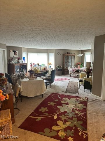 365 Village Pointe Drive A, Akron, OH 44313