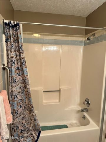 365 Village Pointe Drive A, Akron, OH 44313