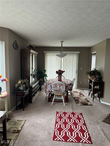 365 Village Pointe Drive A, Akron, OH 44313