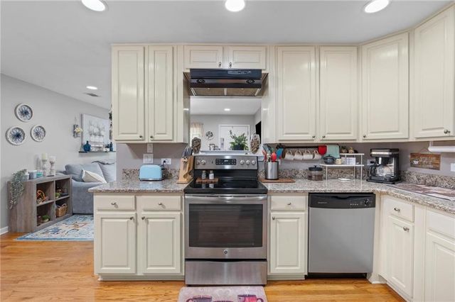 3198 E Fairview Road, Mcdonough, GA 30252
