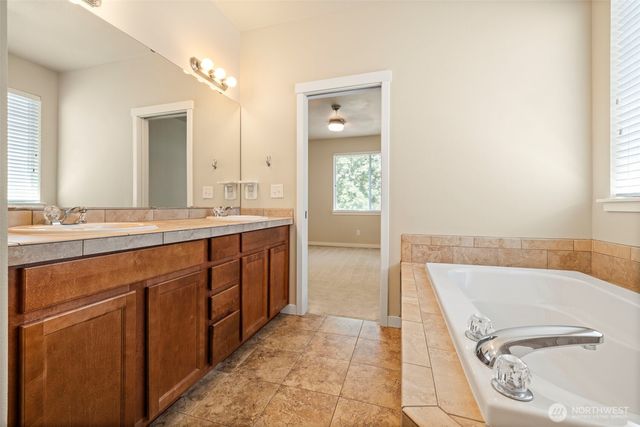 518 Grass Lake Street Ct NW, Olympia, WA 98502