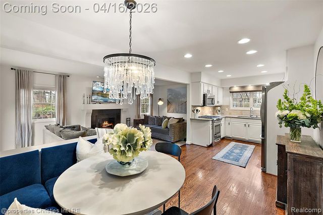 1628 Old Salem, Plymouth, MI 48170