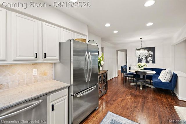 1628 Old Salem, Plymouth, MI 48170