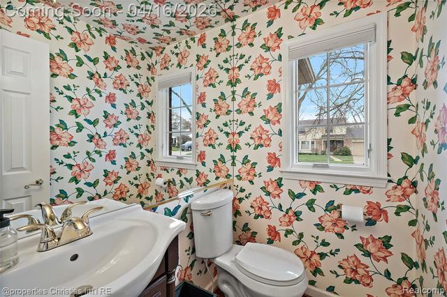 1628 Old Salem, Plymouth, MI 48170