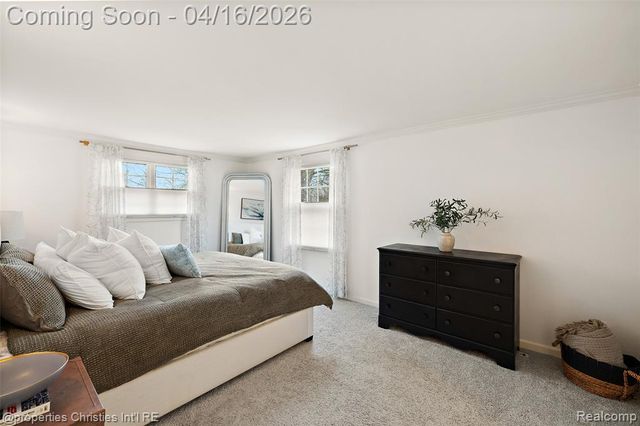 1628 Old Salem, Plymouth, MI 48170