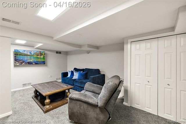 1628 Old Salem, Plymouth, MI 48170