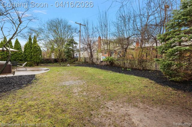 1628 Old Salem, Plymouth, MI 48170