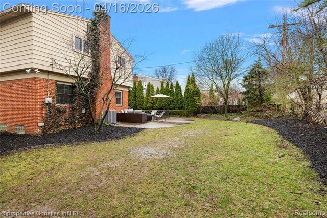 1628 Old Salem, Plymouth, MI 48170