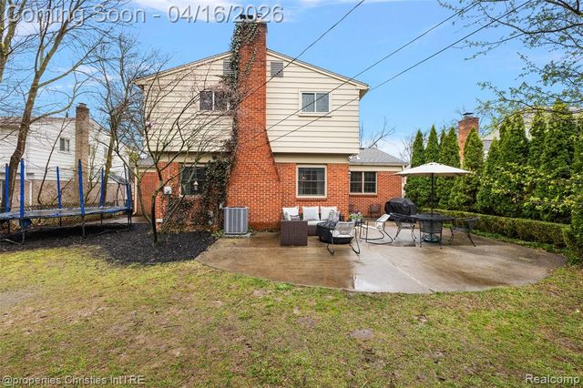 1628 Old Salem, Plymouth, MI 48170