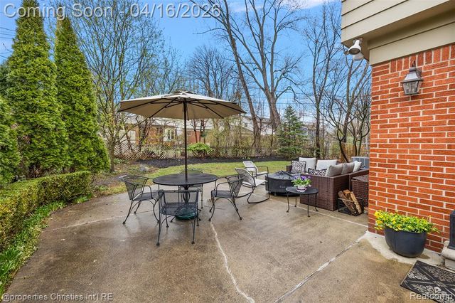 1628 Old Salem, Plymouth, MI 48170