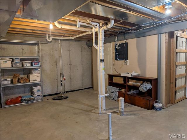 57 Green Park Lane, O'fallon, MO 63366