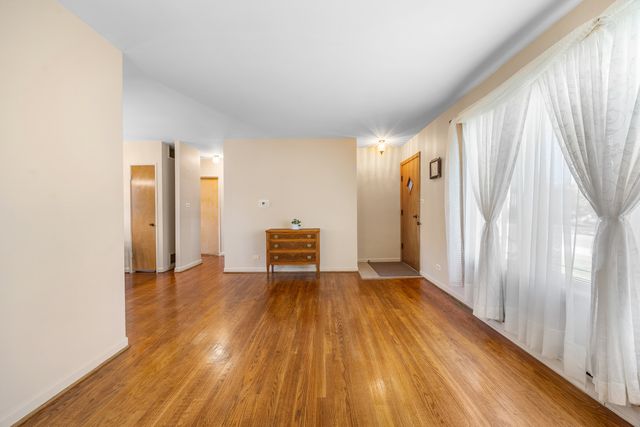 1624 Boeger Avenue, Westchester, IL 60154