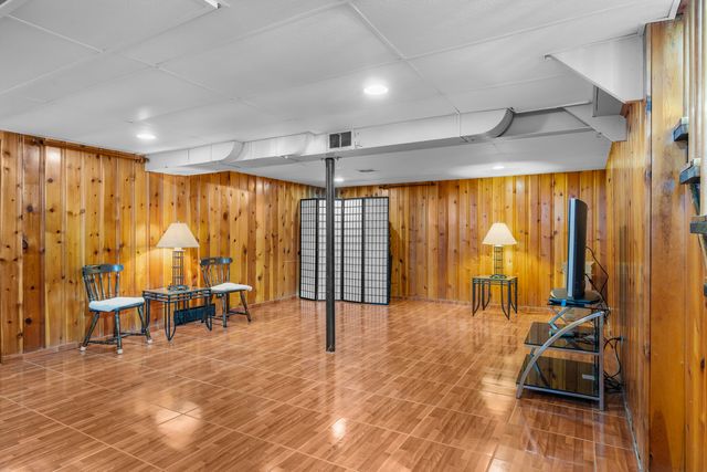 1624 Boeger Avenue, Westchester, IL 60154