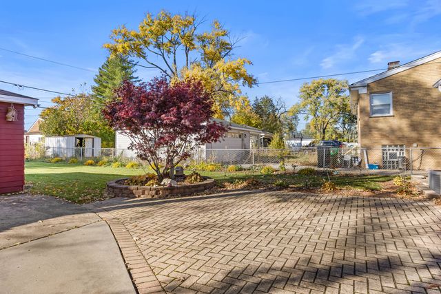 1624 Boeger Avenue, Westchester, IL 60154