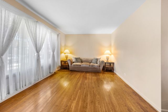 1624 Boeger Avenue, Westchester, IL 60154