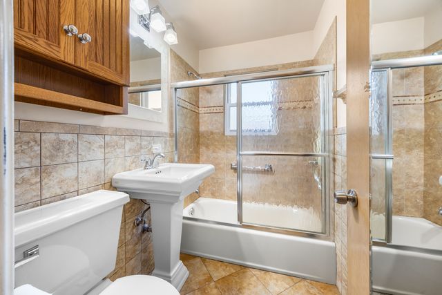 1624 Boeger Avenue, Westchester, IL 60154