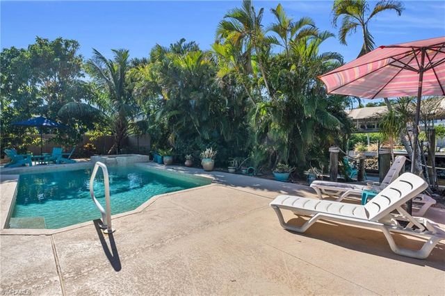 27297 Buccaneer DR, Bonita Springs, FL 34135