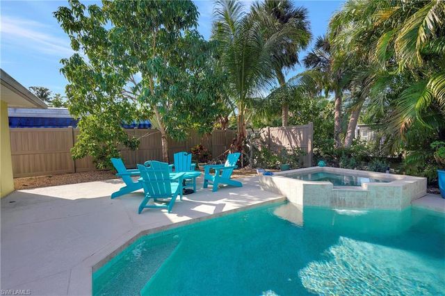 27297 Buccaneer DR, Bonita Springs, FL 34135