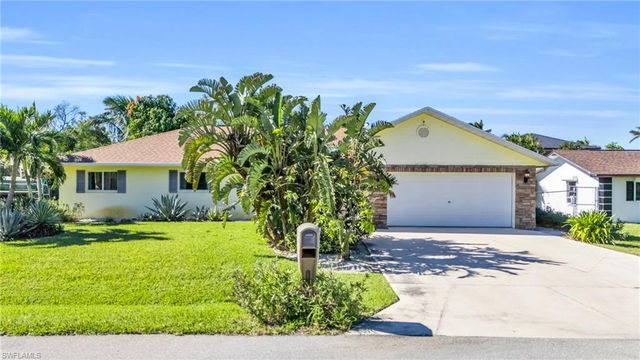 27297 Buccaneer DR, Bonita Springs, FL 34135
