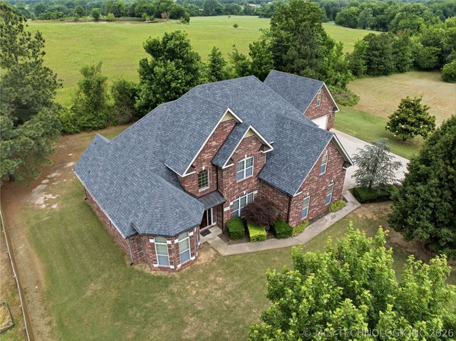 1308 Carter Avenue, Wagoner, OK 74467