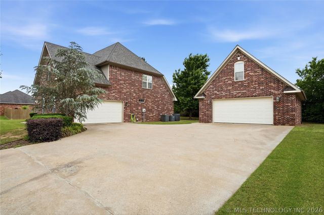 1308 Carter Avenue, Wagoner, OK 74467