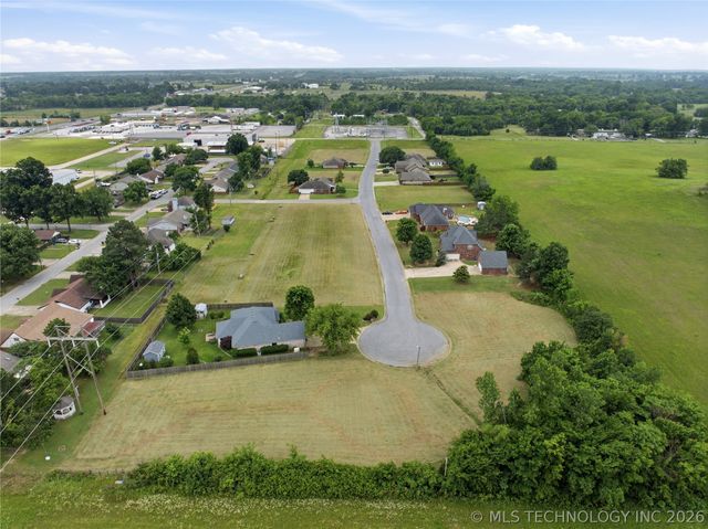 1308 Carter Avenue, Wagoner, OK 74467