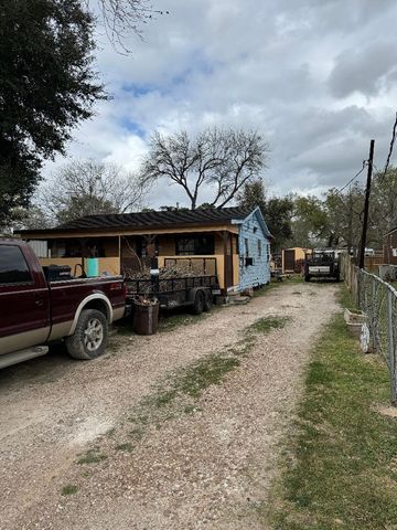 724 Vera Cruz Drive, Rosenberg, TX 77471