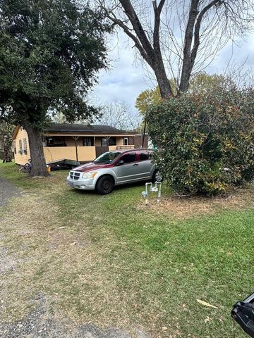 724 Vera Cruz Drive, Rosenberg, TX 77471