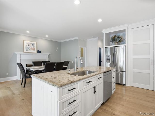 12224 Mantawauka Drive, Fenton, MI 48430