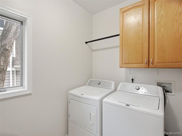 12224 Mantawauka Drive, Fenton, MI 48430