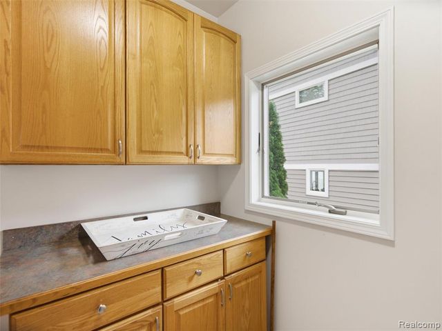 12224 Mantawauka Drive, Fenton, MI 48430