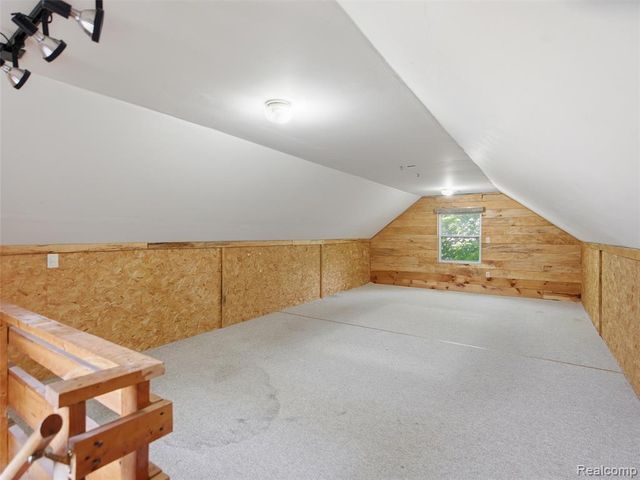12224 Mantawauka Drive, Fenton, MI 48430