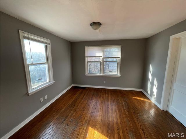 8343 Strathmore Place, Jennings, MO 63136