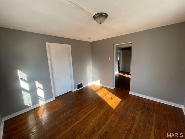 8343 Strathmore Place, Jennings, MO 63136