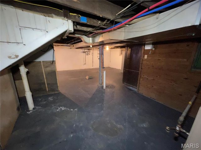 8343 Strathmore Place, Jennings, MO 63136