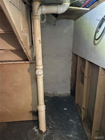 8343 Strathmore Place, Jennings, MO 63136