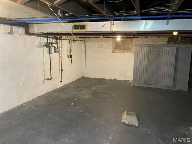 8343 Strathmore Place, Jennings, MO 63136