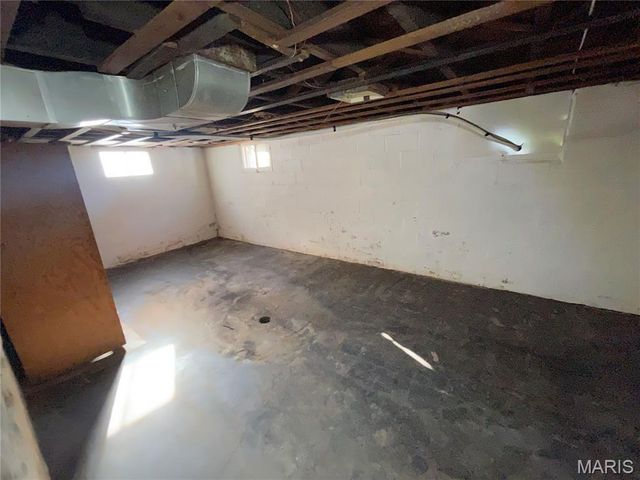 8343 Strathmore Place, Jennings, MO 63136